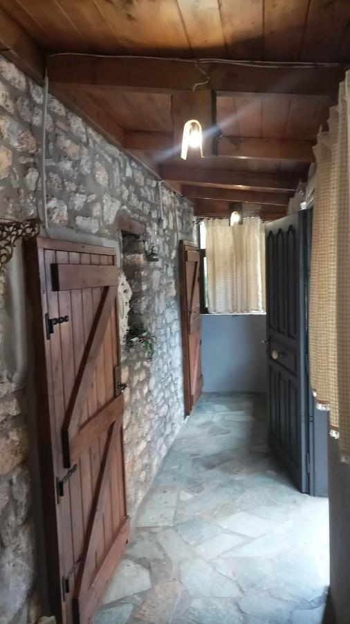 Αυθεντικό Πετρινο Στην Ναύπακτο Lejlighed Nafpaktos Eksteriør billede