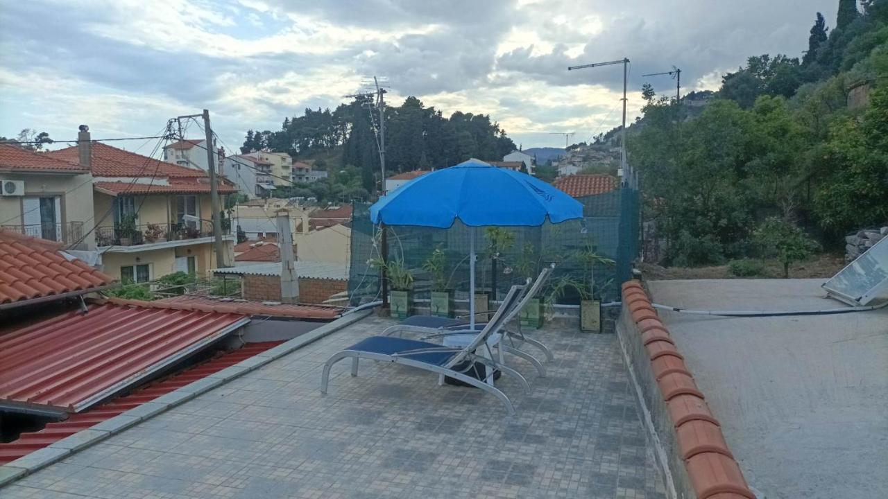 Αυθεντικό Πετρινο Στην Ναύπακτο Lejlighed Nafpaktos Eksteriør billede